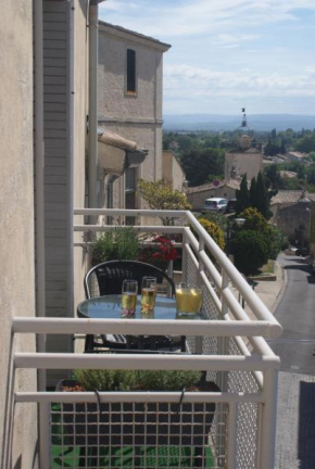 maly appart avec balcon et 1 studio en rez-de-chaussée